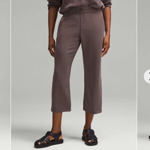 Lululemon Softstreme High-Rise Straight-Leg Cropped Pant